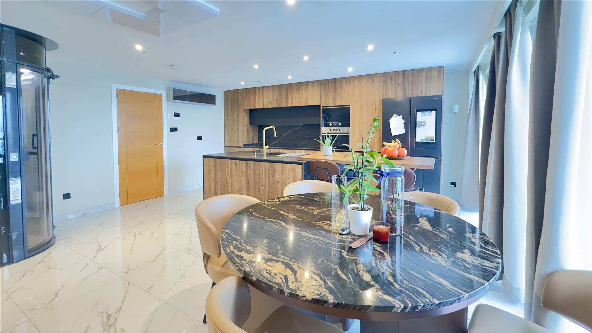 Image of Apartment - 3 Bedrooms - 3 Bathrooms for Rental in Majestic Ocean Plaza-Gibraltar, Image 3